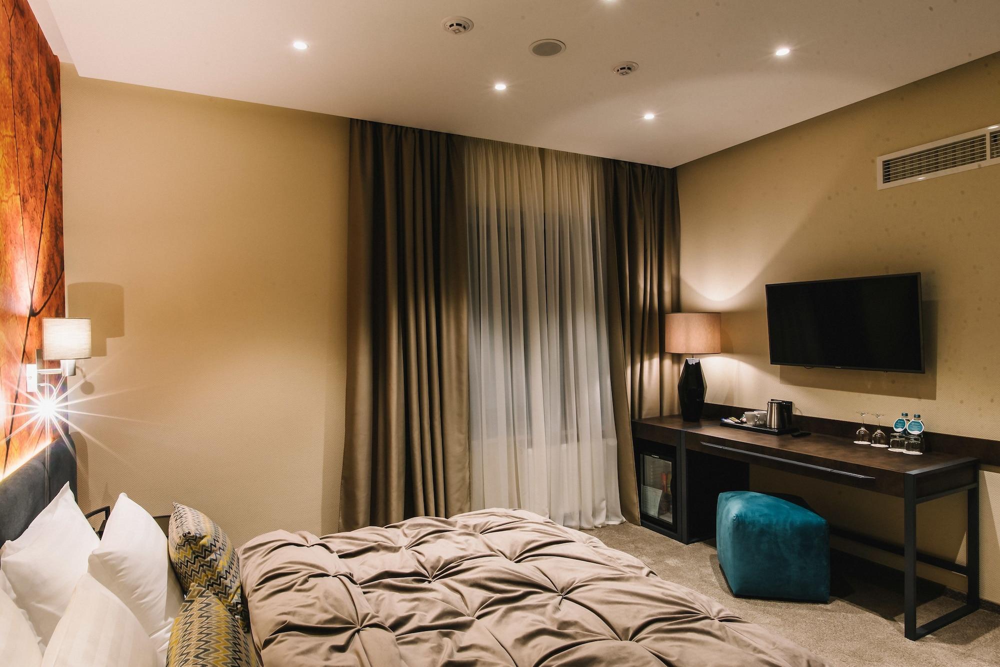 Noble Boutique Hotel Lutsk Luaran gambar