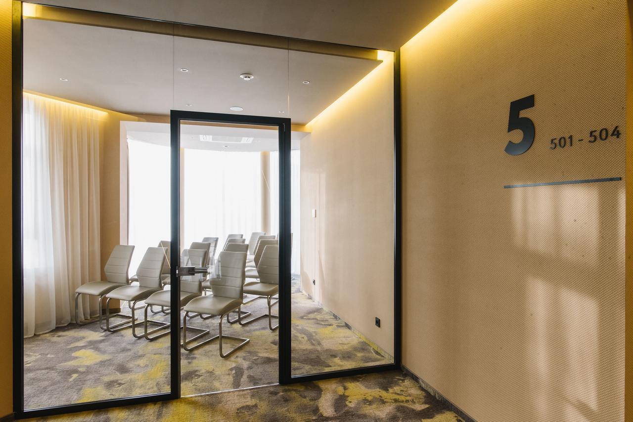 Noble Boutique Hotel Lutsk Luaran gambar