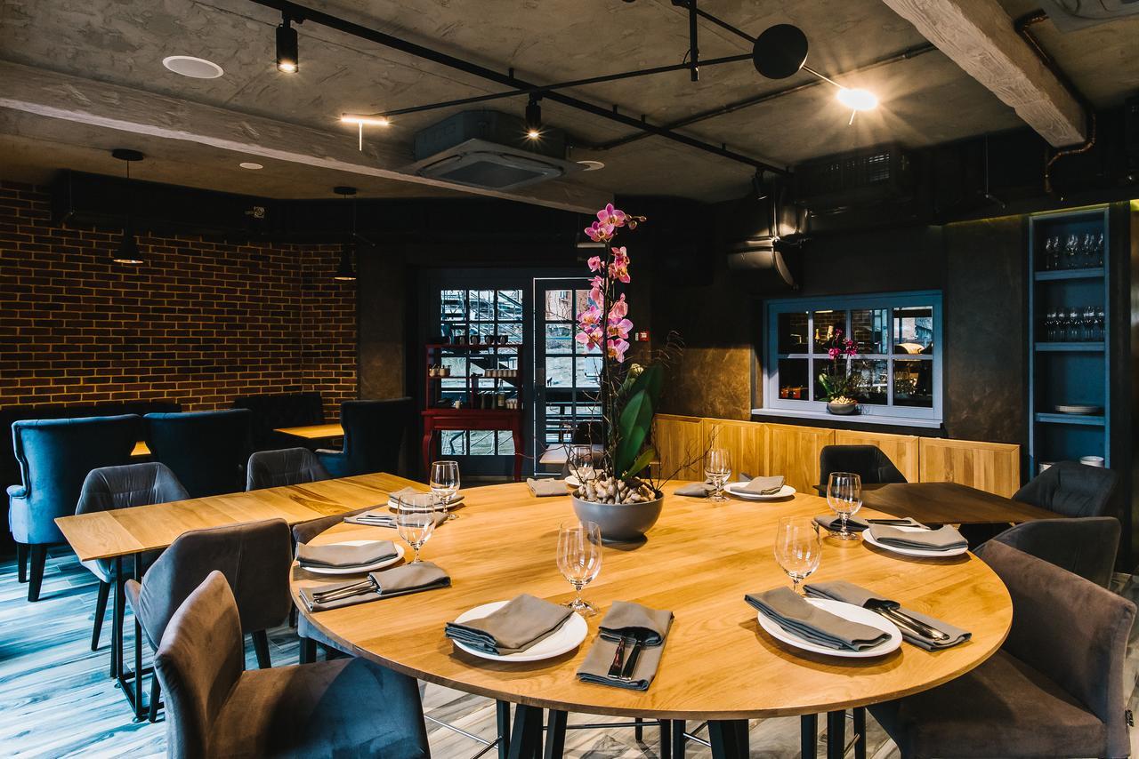 Noble Boutique Hotel Lutsk Luaran gambar