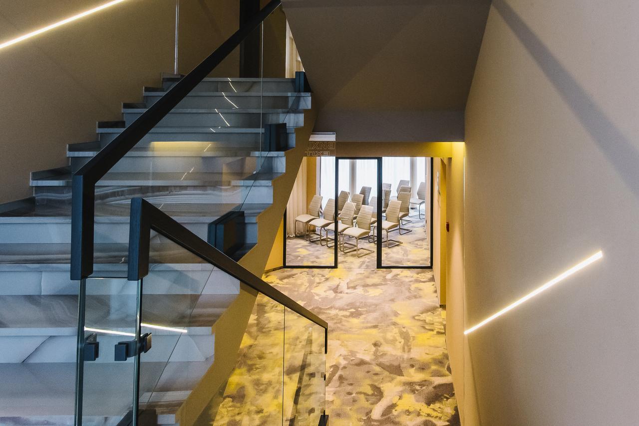 Noble Boutique Hotel Lutsk Luaran gambar